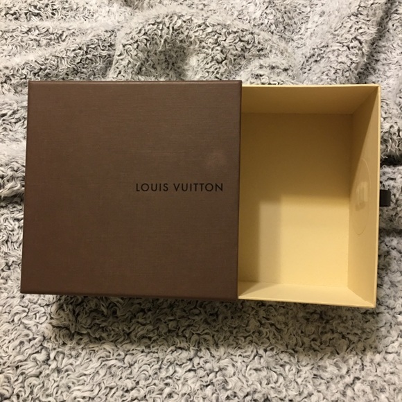 Louis Vuitton collectible gift box - Picture 2 of 2